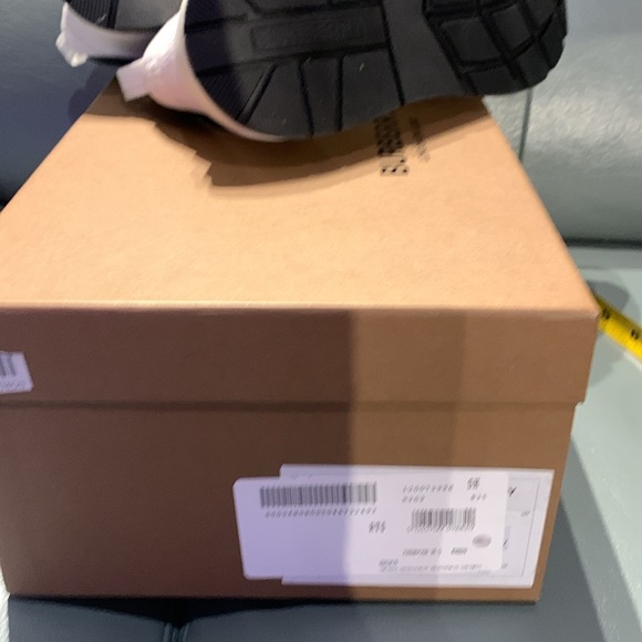 Burberry NWT authentic Sean Sneaker
) - Picture 9 of 9
